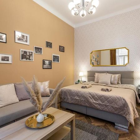 Central Quentin Home With Sauna Next To The New York Cafe Budapest Bagian luar foto